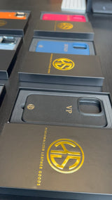 Onze Flagship leren telefoonhoes met naam of initialen