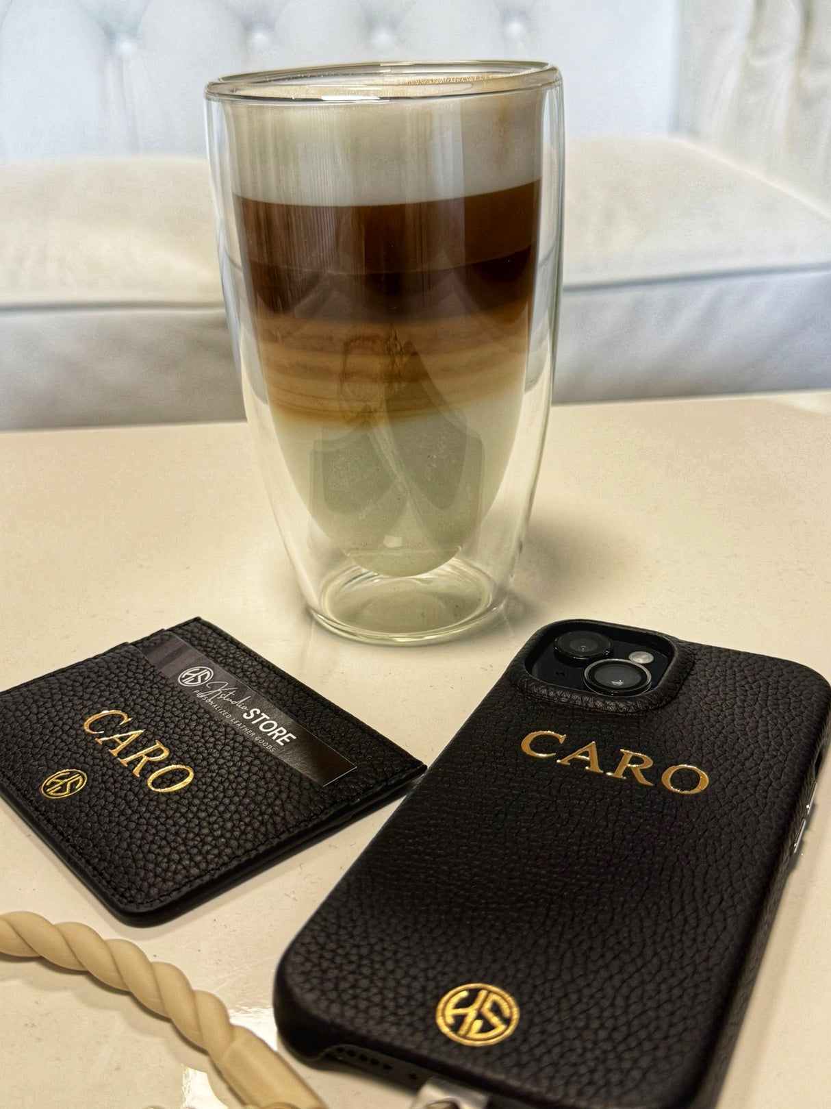 Onze Flagship leren telefoonhoes met naam of initialen